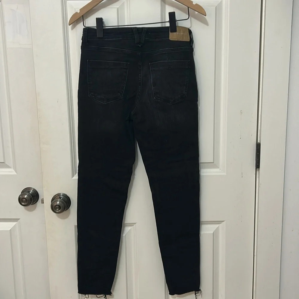 ZARA skinny jeans size 6 black raw hem inseam 8 inches